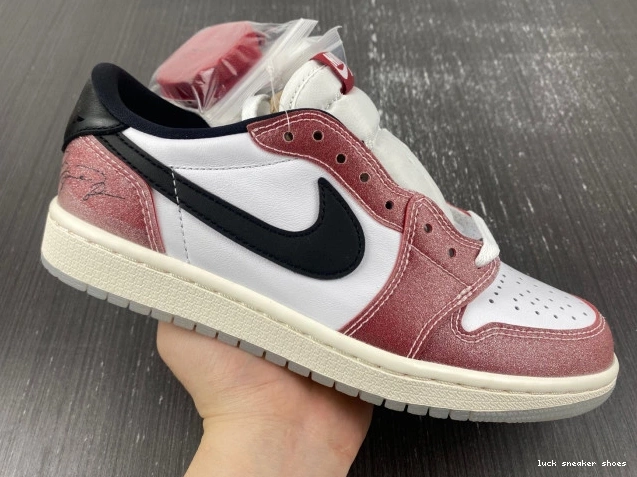 Reps LUCY OG 'RED BLACK' AIR ROOM FN0432-017 TROPHY JORDAN LOW 1 X 0716